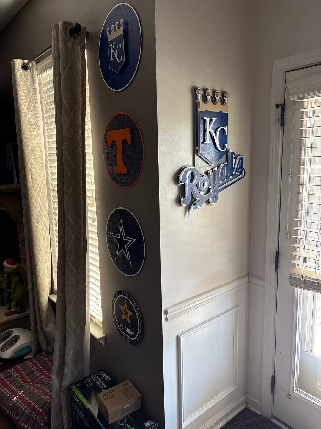 Customer photo review of Kansas City Royals Crest 3D Metal Wall Art