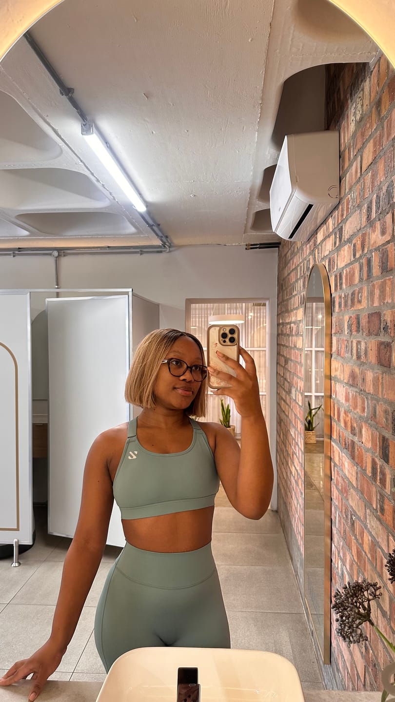 Customer photo review of 2 Piece High Waist Workout Activewear Gym Set