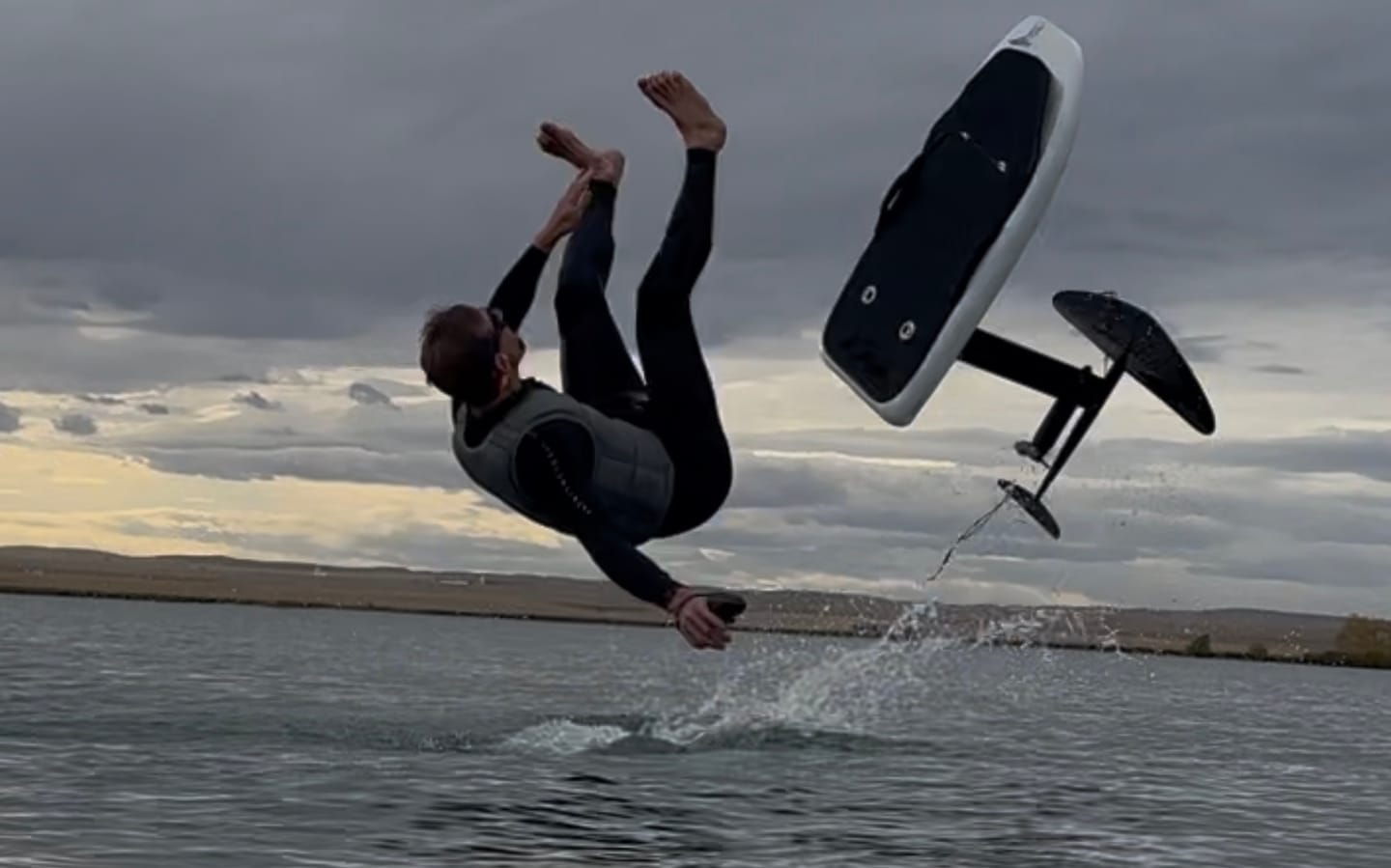 Customer photo review of AONIC Flow 2.0