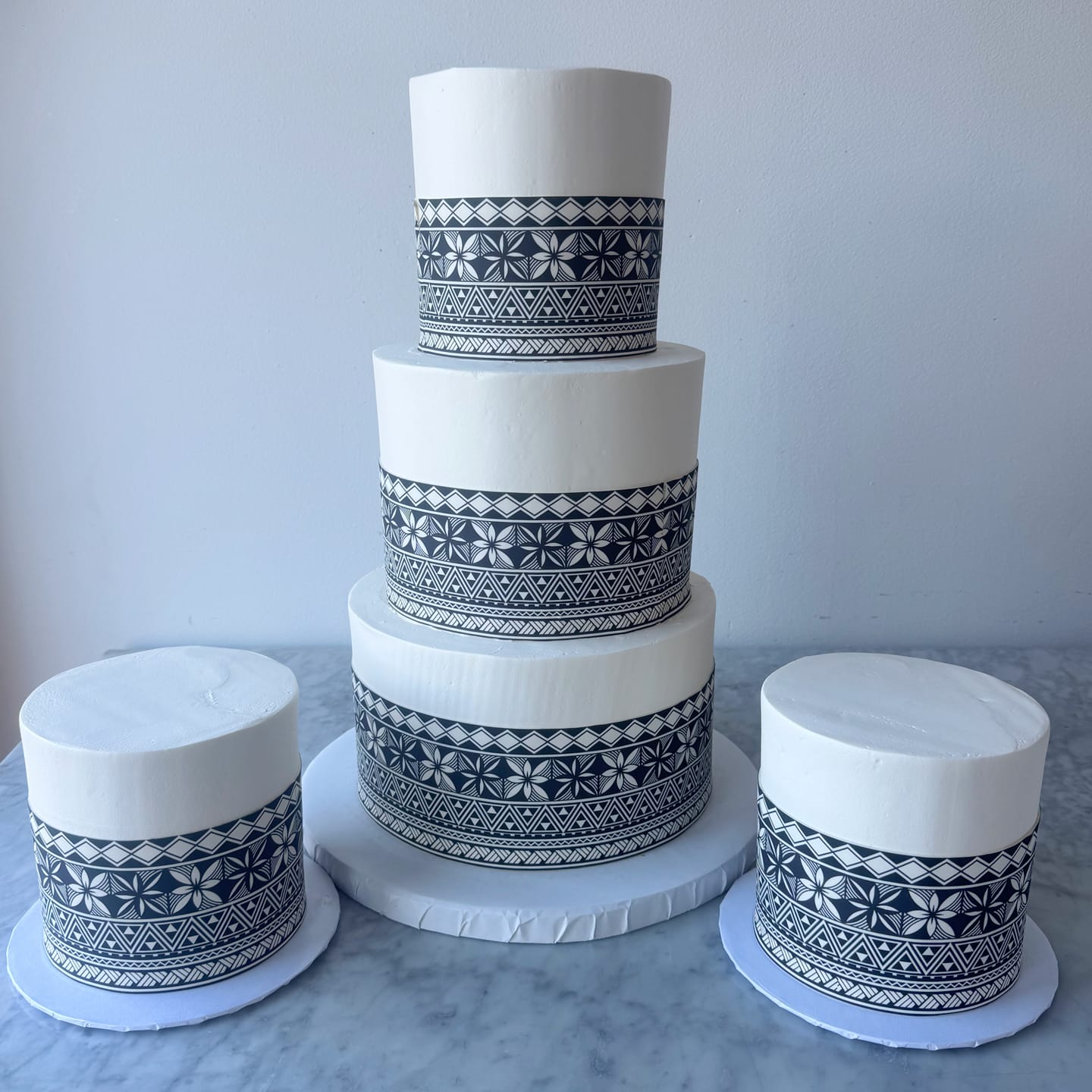 Customer photo review of Marble Eclair Petite Cake (4-pack)