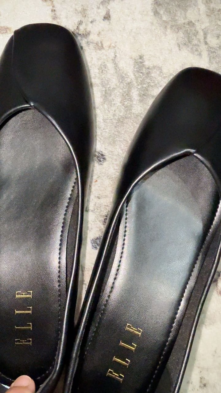 Customer photo review of Tulip Flats & Ballerinas In Black