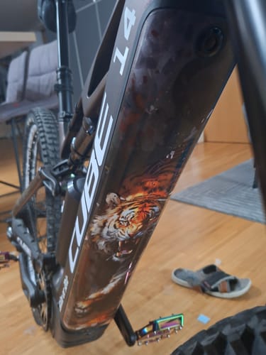 Customer photo review of Tiger – E-Bike Akku Sticker & Schutzfolie | Universal & Wunschgröße