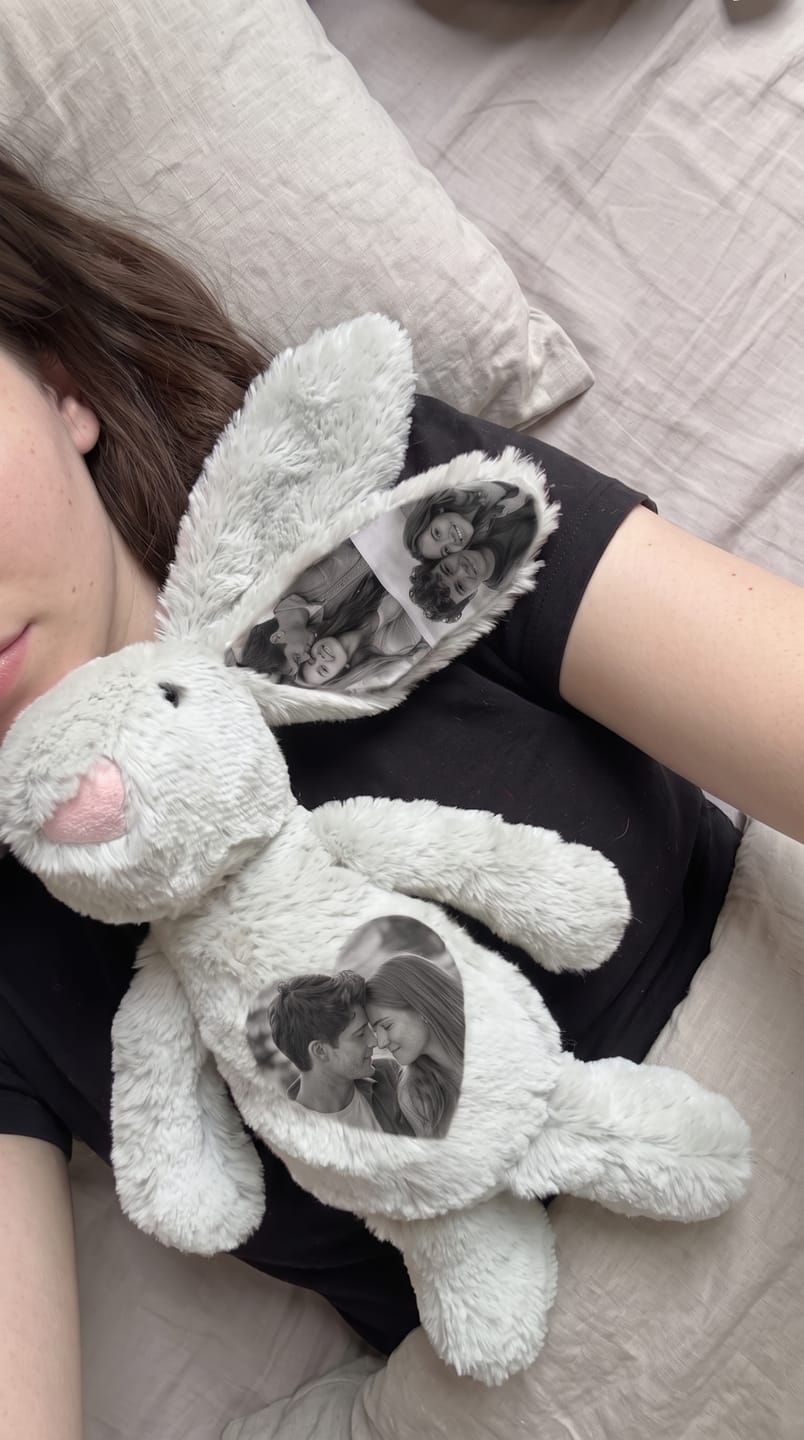 Customer photo review of Conejito de Peluche Personalizable