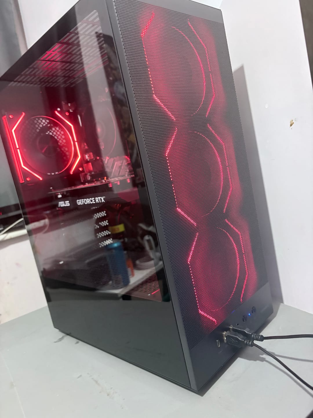 Customer photo review of Titan 4 - AMD Ryzen 3 3100 16GB RTX 3050 6GB