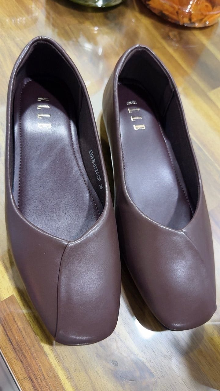 Customer photo review of Tulip Flats & Ballerinas In Coffee