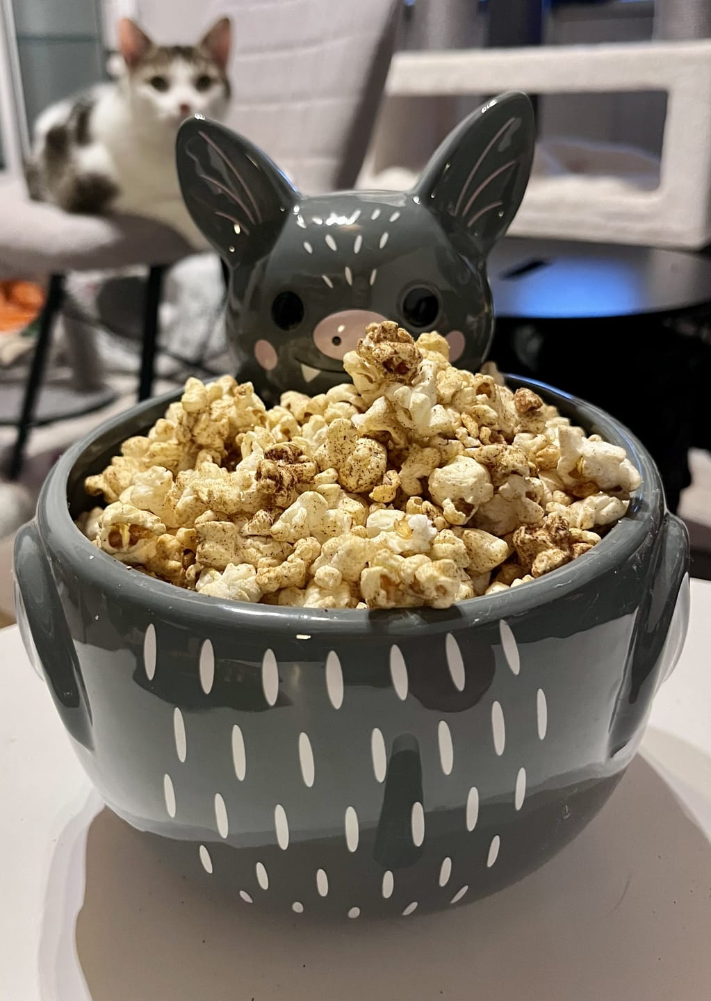 Customer photo review of Fledermaus Schale – Große Keramik-Servierschale für Snacks & Süßes
