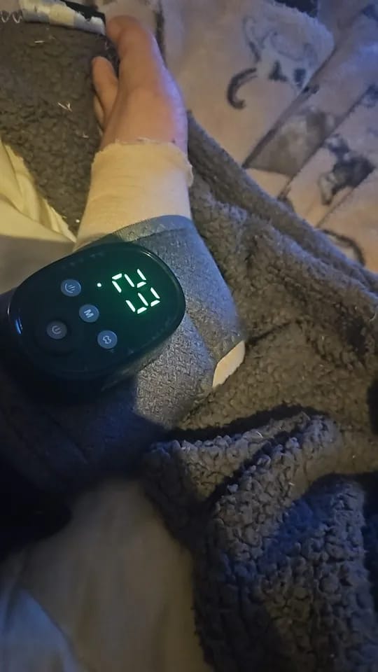 Customer photo review of Masajeador de tobillo con calor