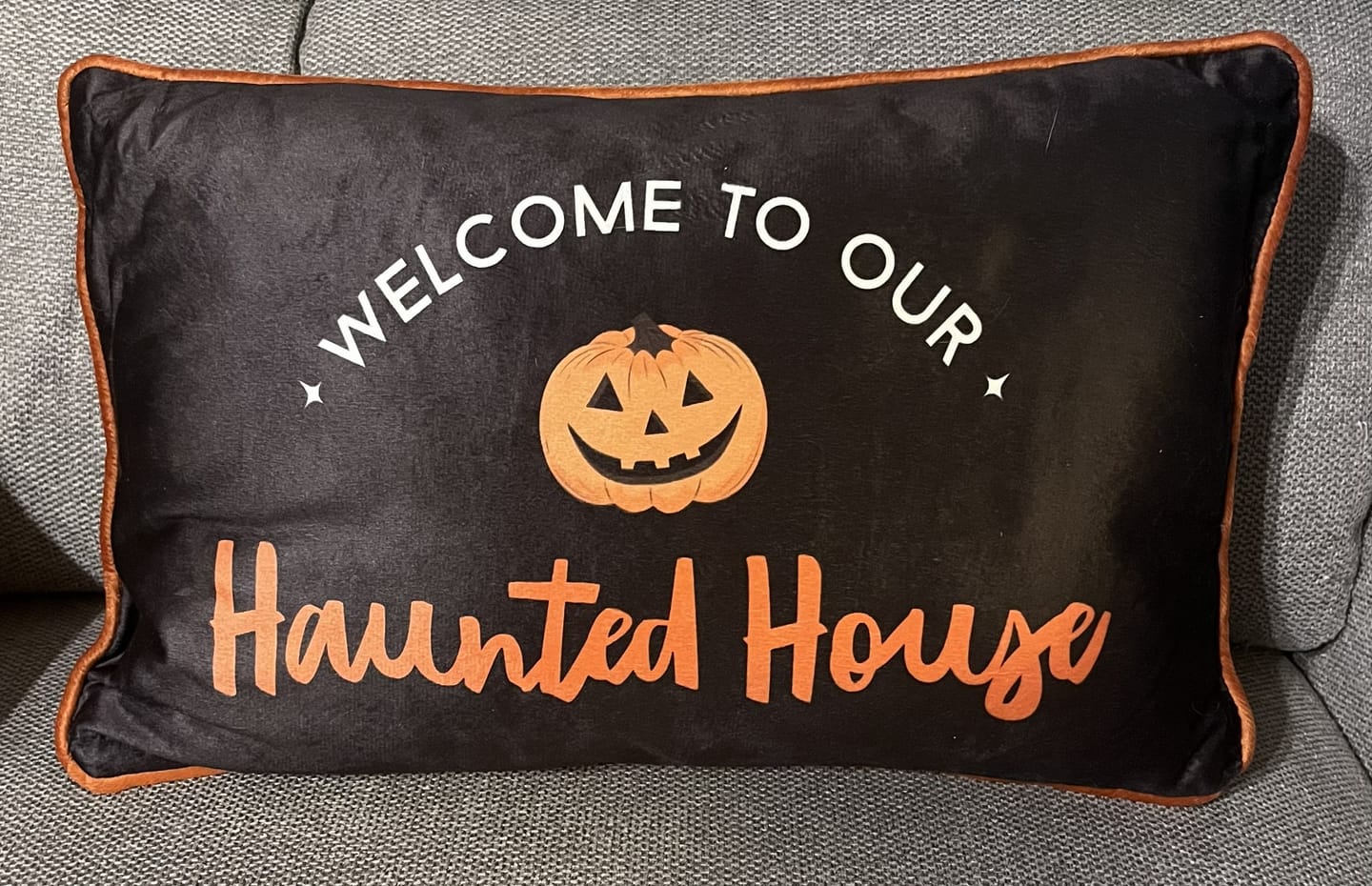 Customer photo review of Halloween Kissen Haunted House – Rechteckige Spooky Deko