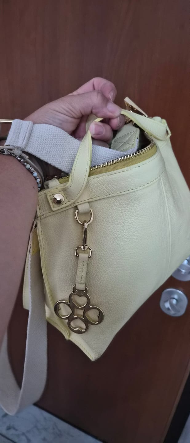 Customer photo review of BORSA MINI SOFY PELLE GIALLO PASTELLO