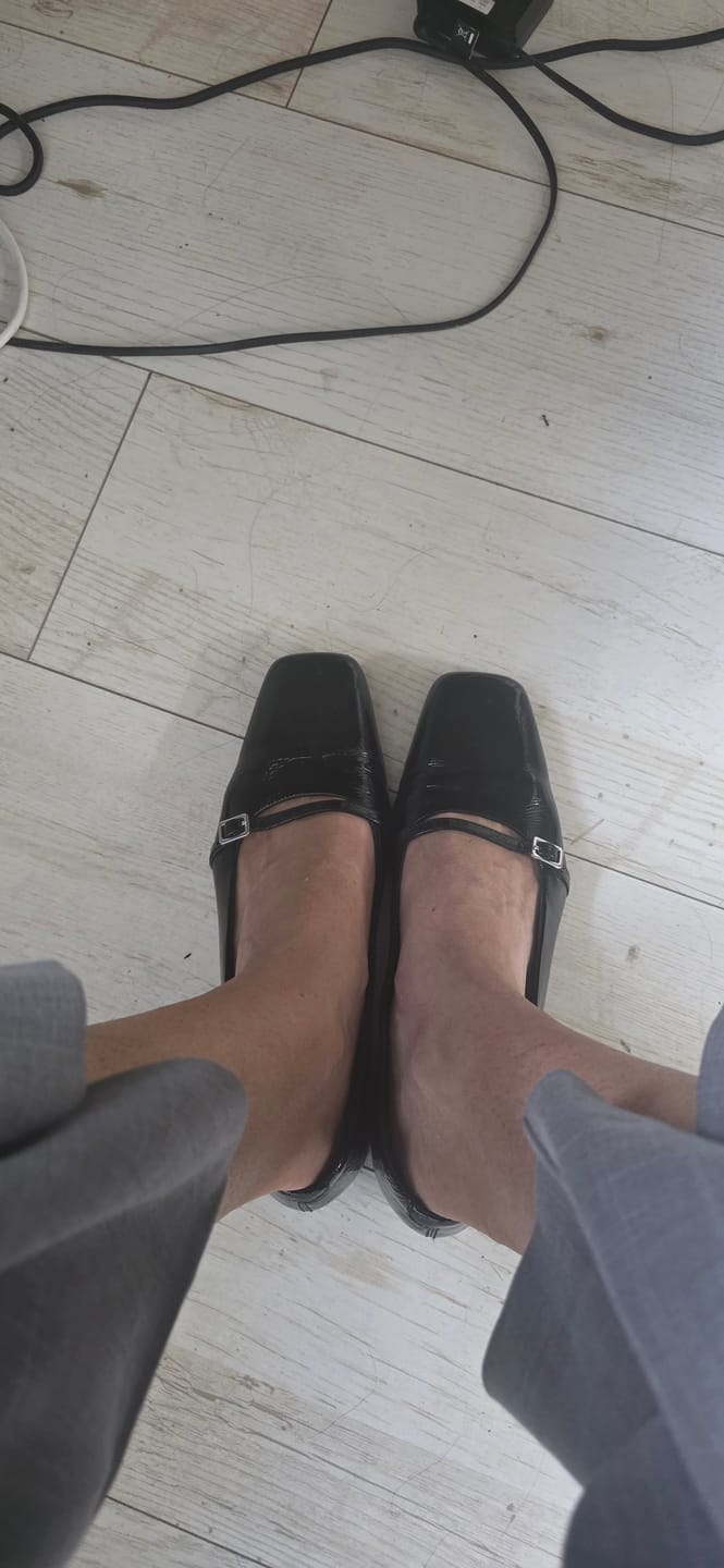 Customer photo review of נעלי בובה מבריקות לנשים Vagabond Debbi