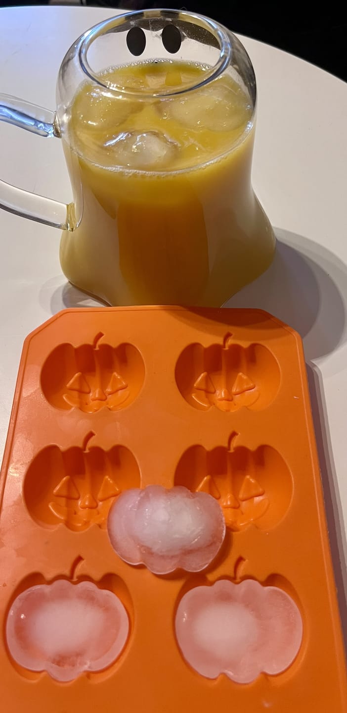 Customer photo review of Eiswürfelformen Halloween – Totenkopf & Kürbis aus Silikon