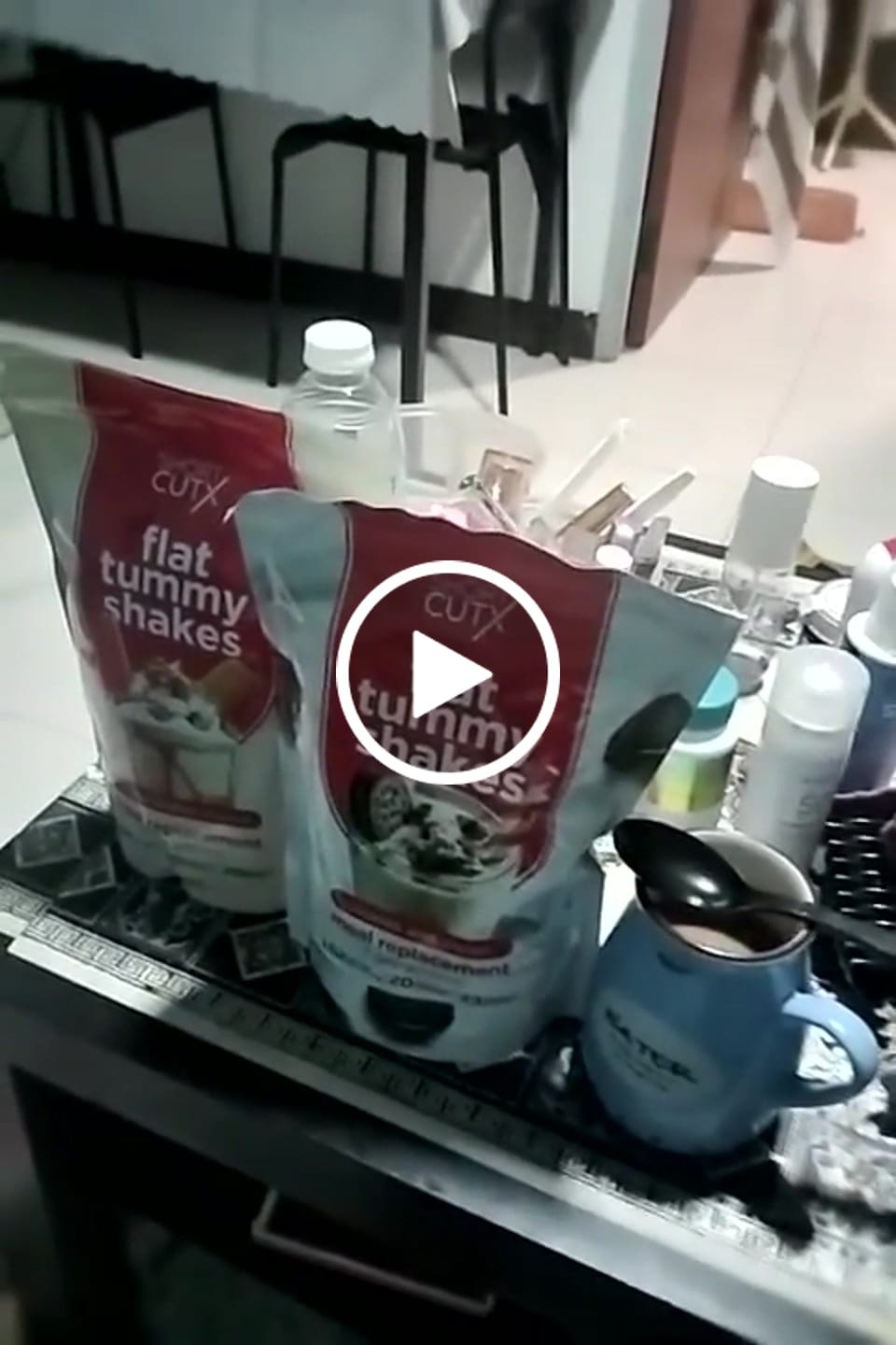 Customer video review of Meal Replacement Kit - 4x Flat Tummy Shakes Bundle