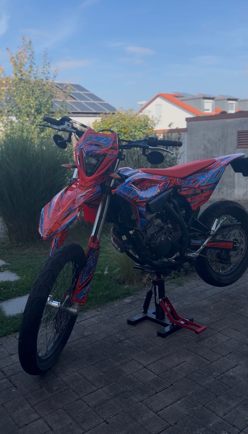 Customer photo review of THEULTIMATERACE - GRAPHICS KIT