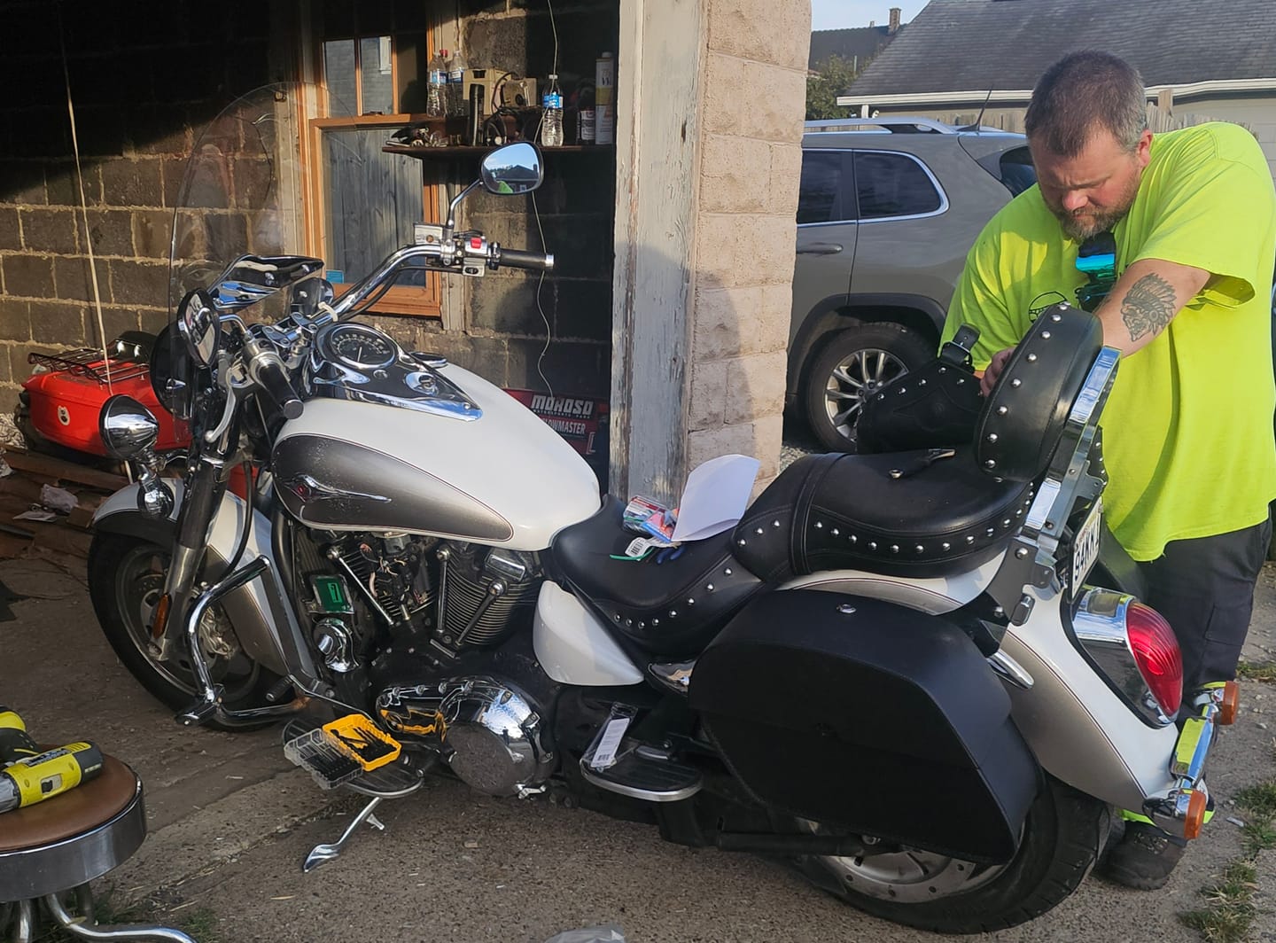 Customer photo review of 28L - Panzer Medium Hard Mount Kawasaki Vulcan 2000 VN2000 Motorcycle Saddlebags