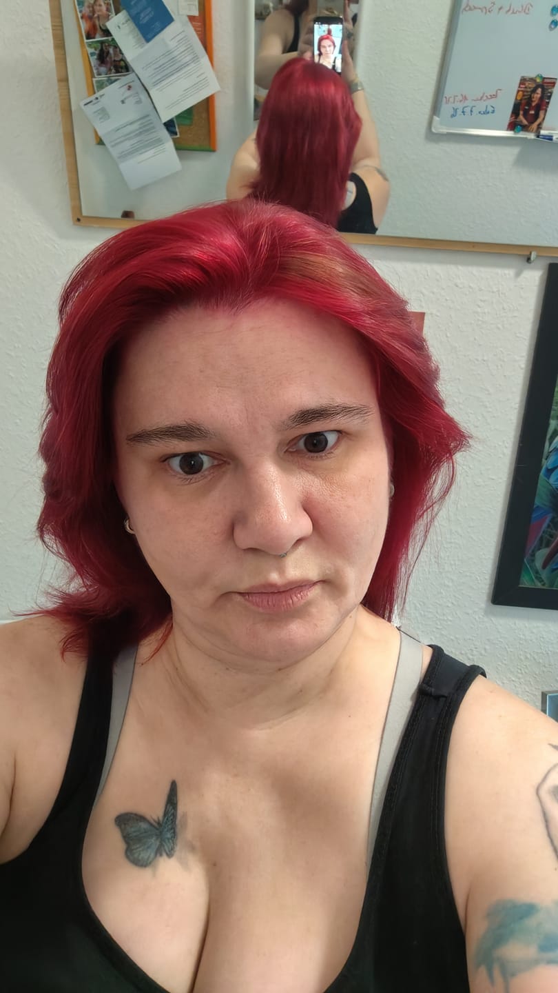 Customer photo review of Mattie Red - Vegan Semi-Permanent Direct Dye Hair Color Cream 210 ml
