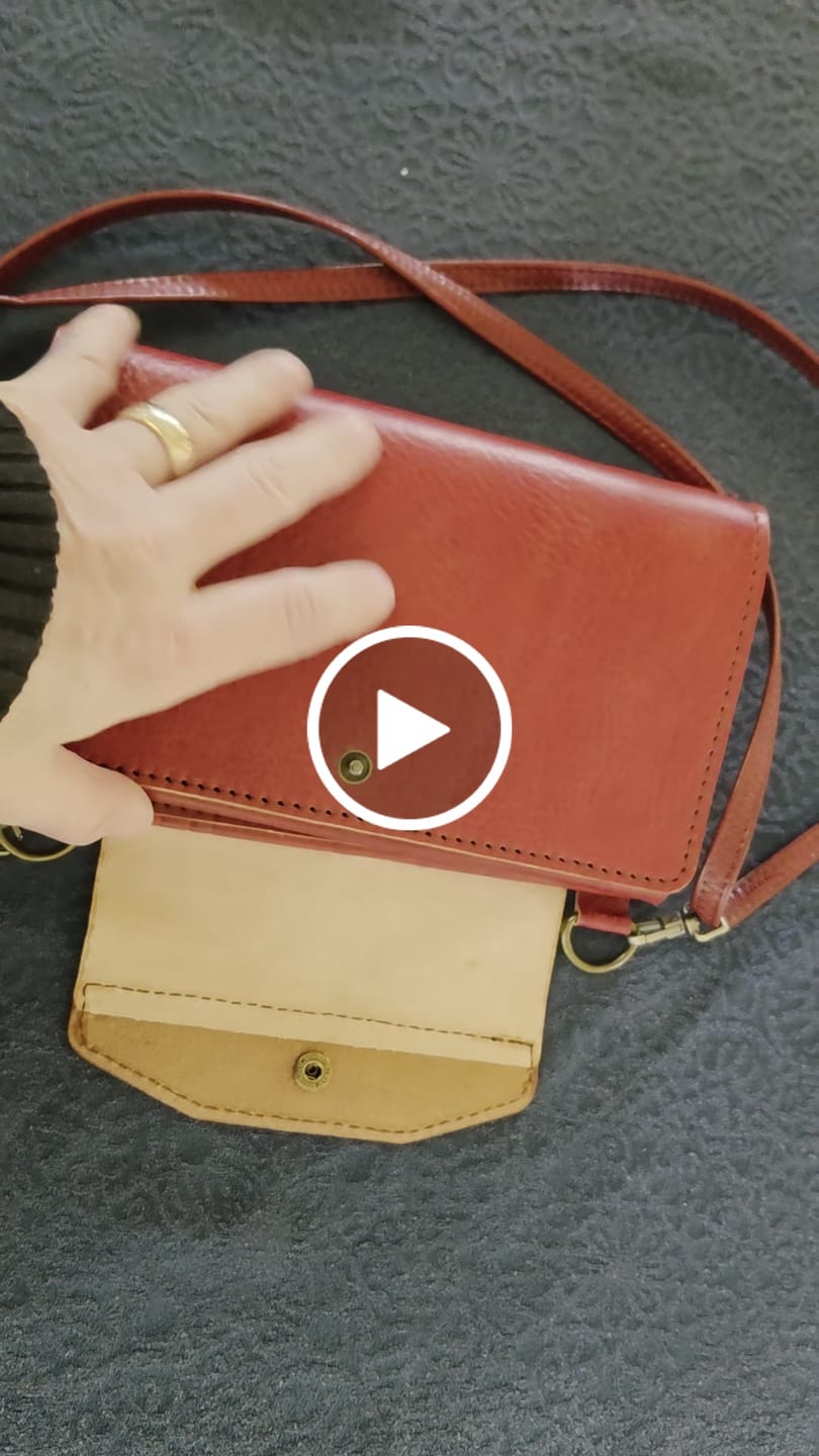 Customer video review of Apple Pig Leather"Naughty Fox" Traveler's Notebook