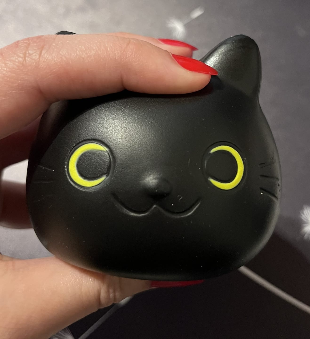 Customer photo review of Schwarze Katze Stressball – Witchy Antistress für deinen Alltag