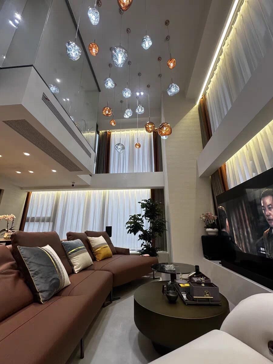 Customer photo review of Glass Pendant Light, Hot-Blown Molten Form, Adjustable 150 cm Cord