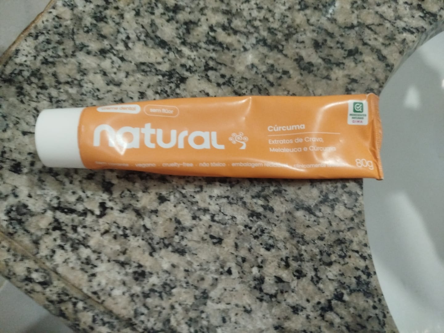 Customer photo review of Creme Dental Natural com Cúrcuma, Cravo e Melaleuca 80g