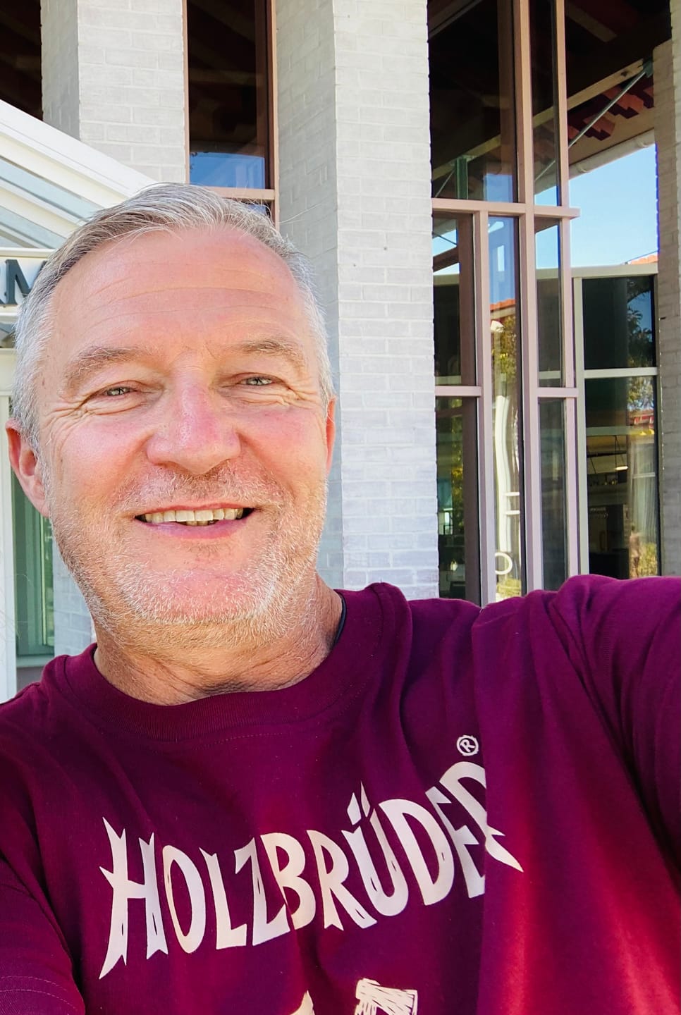 Customer photo review of Holzbrüder® Originals - Axt Logo Bio Herren Shirt