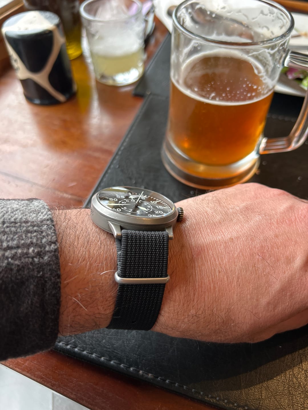 Customer photo review of Correa Nato Dando La Hora Negro