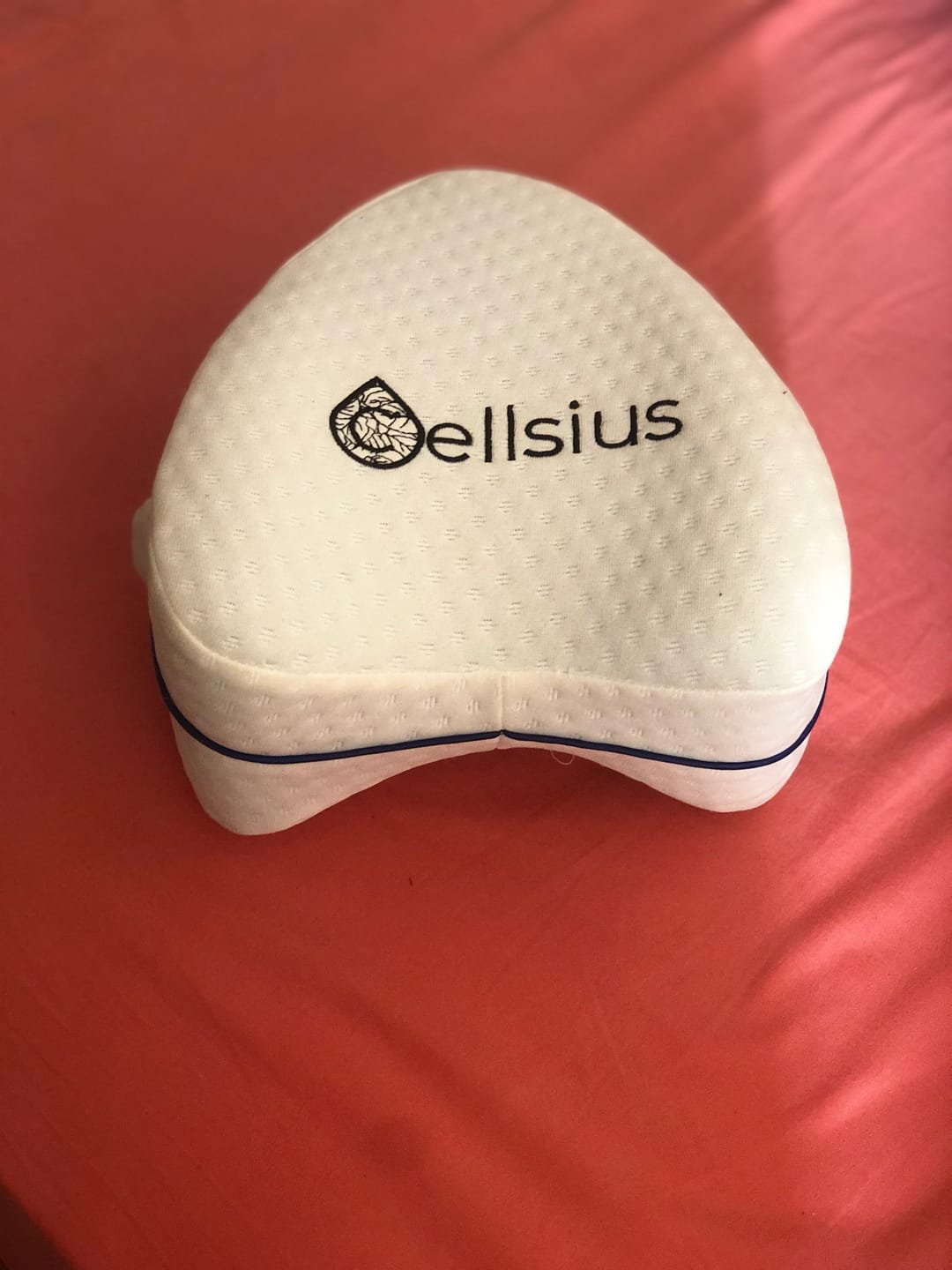 Customer photo review of Coussin Orthopédique Genoux Cellsius - Le secret d'un sommeil sans douleur