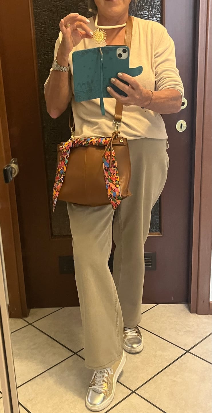 Customer photo review of JEANS TESSA WIDE BEIGE