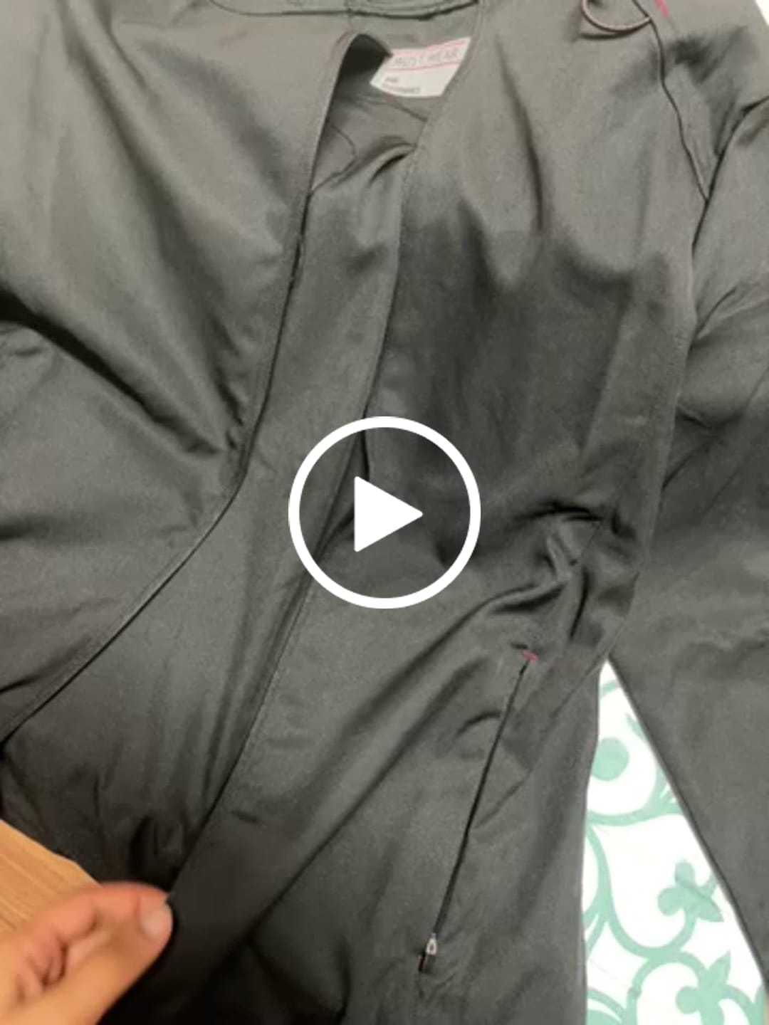 Customer video review of جاكيت برفورمنس مست وير نسائي