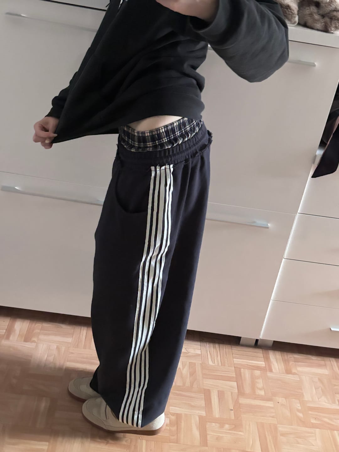 Customer photo review of Aelfric Eden Double Waist Baggy Sweatpants