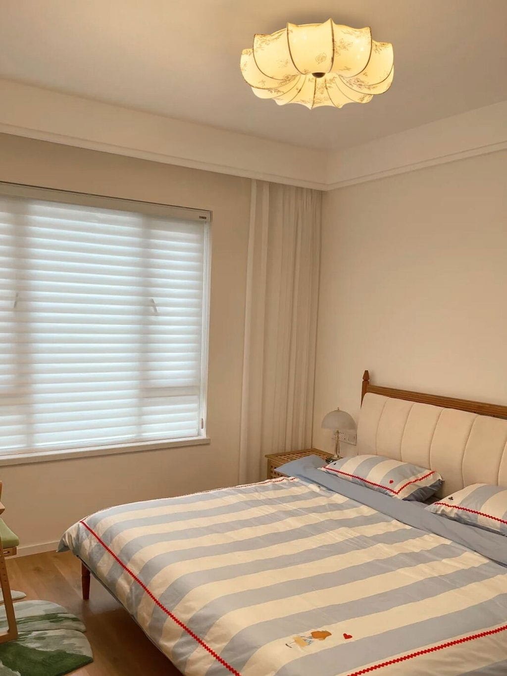 Customer photo review of Beige Fabric Ceiling Light, Flush Mount, Warm Light, 50 cm
