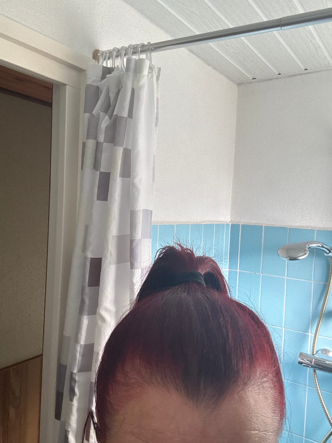 Customer photo review of Mattie Coral Red - Vegan Semi-Permanent Direct Dye Hair Color Cream 210 ml
