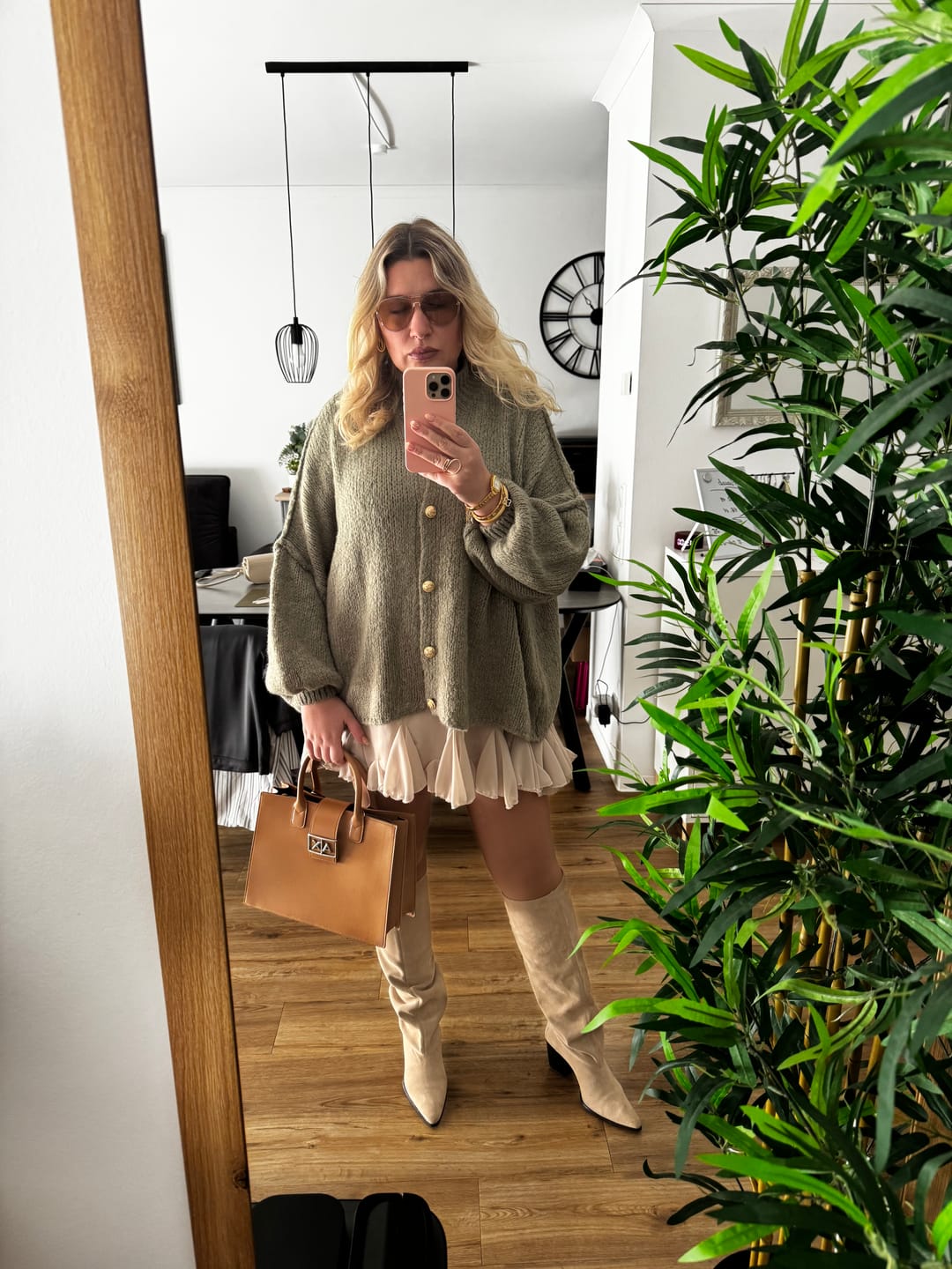 Customer photo review of Limited Bundle Oversized Cardigan "CozyGlam" & Rock "Summer"