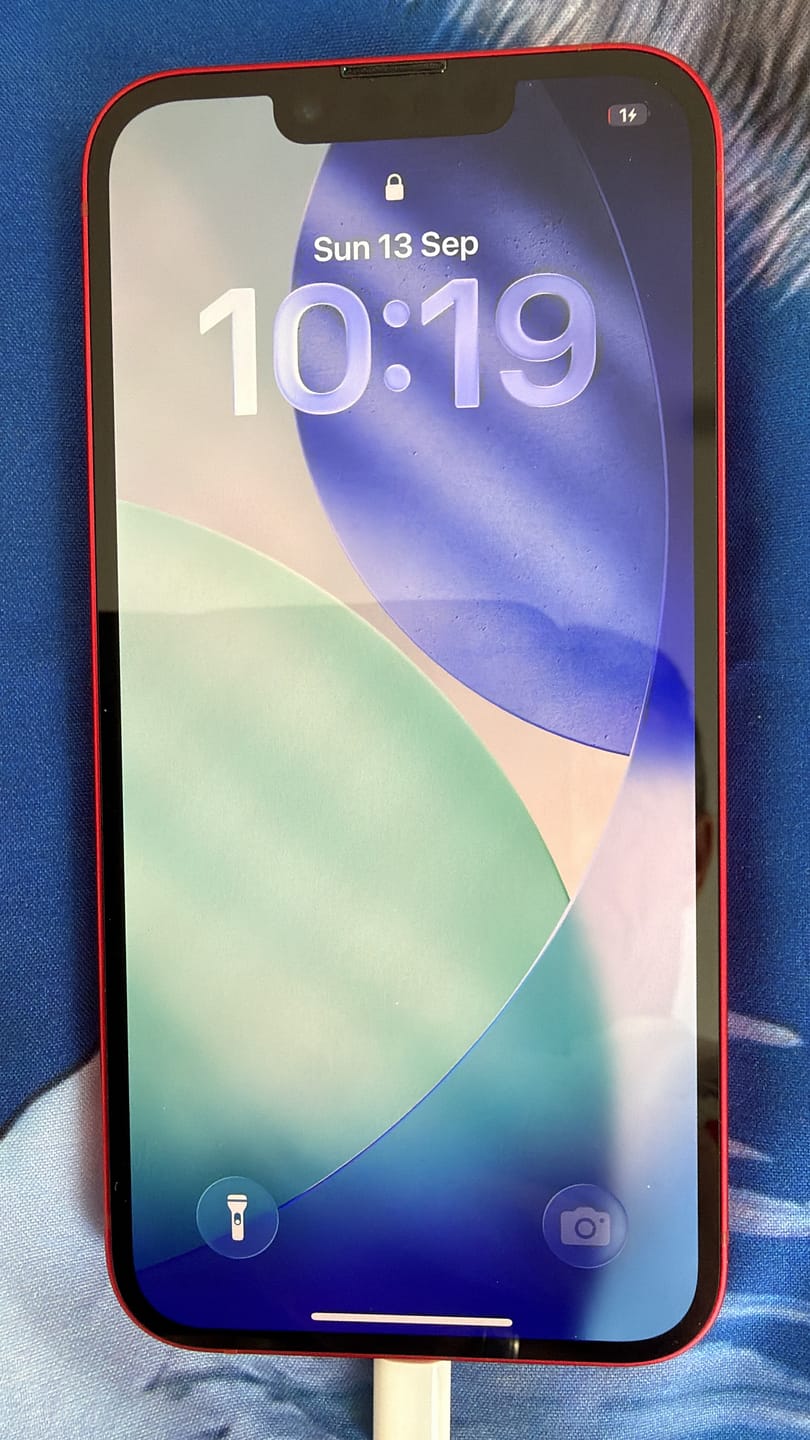 Customer photo review of Apple iPhone 14 - Unlocked
