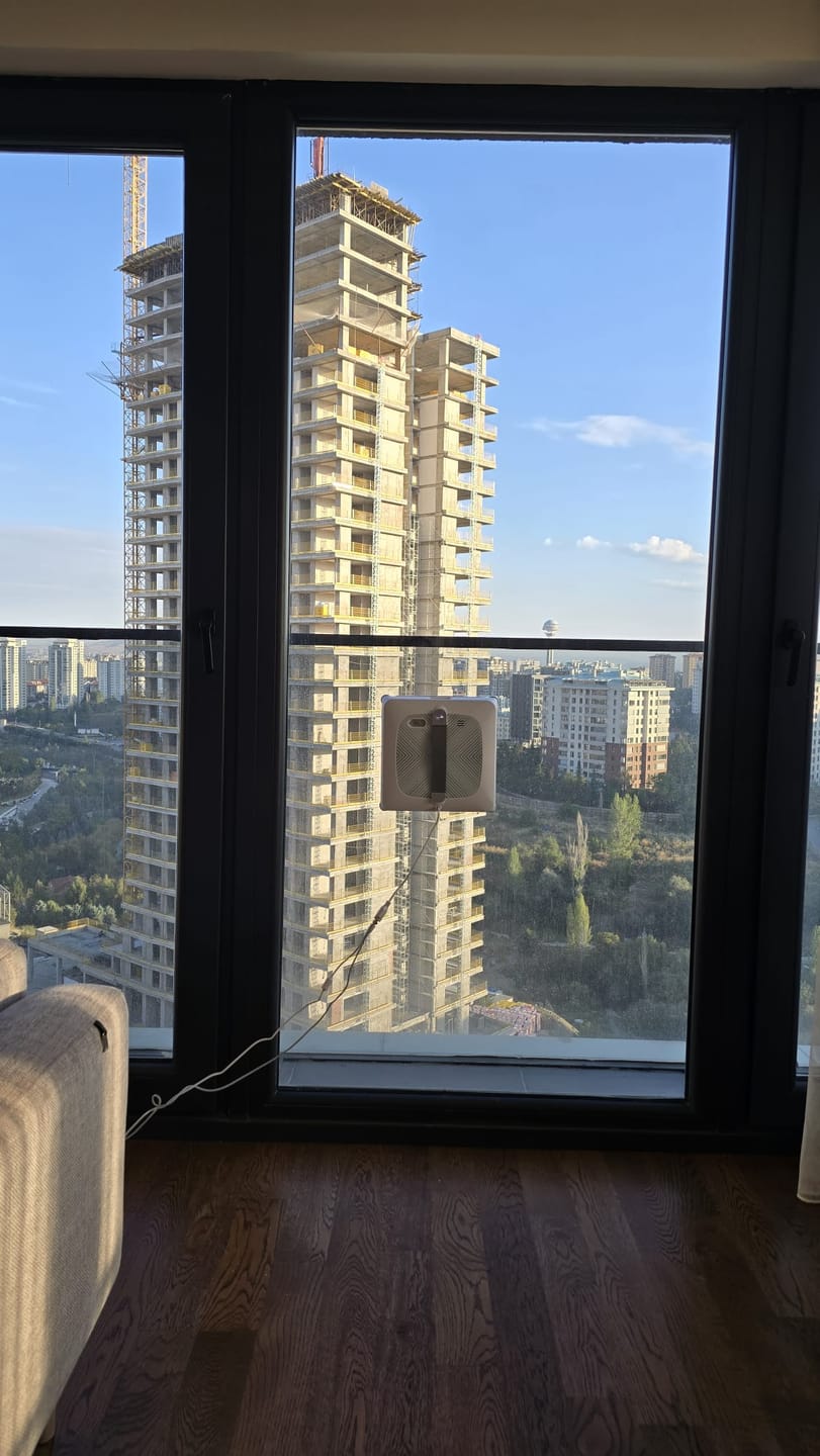 Customer photo review of Elo Pro Cam Silme Robotu | 3 Yönlü Su Püskürtme, 4000 Pa, Mobil Kontrol, Kumandalı (X8682)