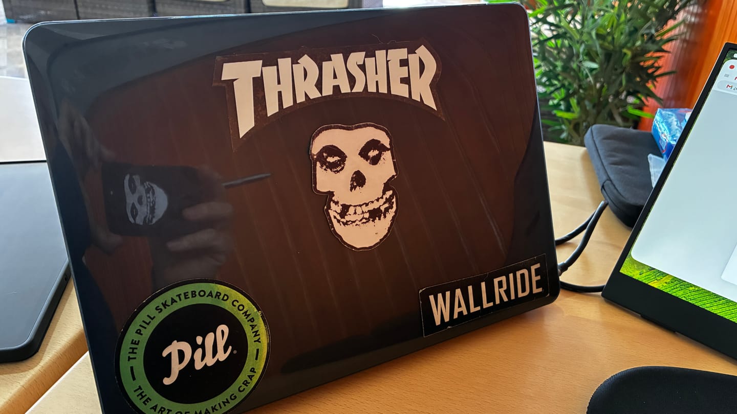 Customer photo review of Thrasher - Sticker Die Cut (5x12 aprox) unidad