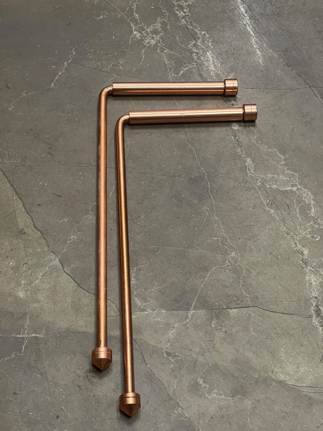 Customer photo review of Copper L-Shape Dowsing Rod Pair – Vastu Remedy for Energy Checking with Metal Handle | Ideal for Vastu Scanning | 25 x 11 cm
