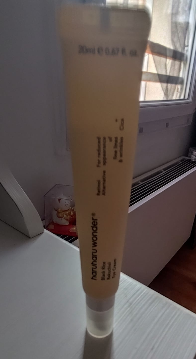 Customer photo review of Haruharu Wonder - Crème pour le contour des yeux au Bakuchiol et au riz noir - 20ml