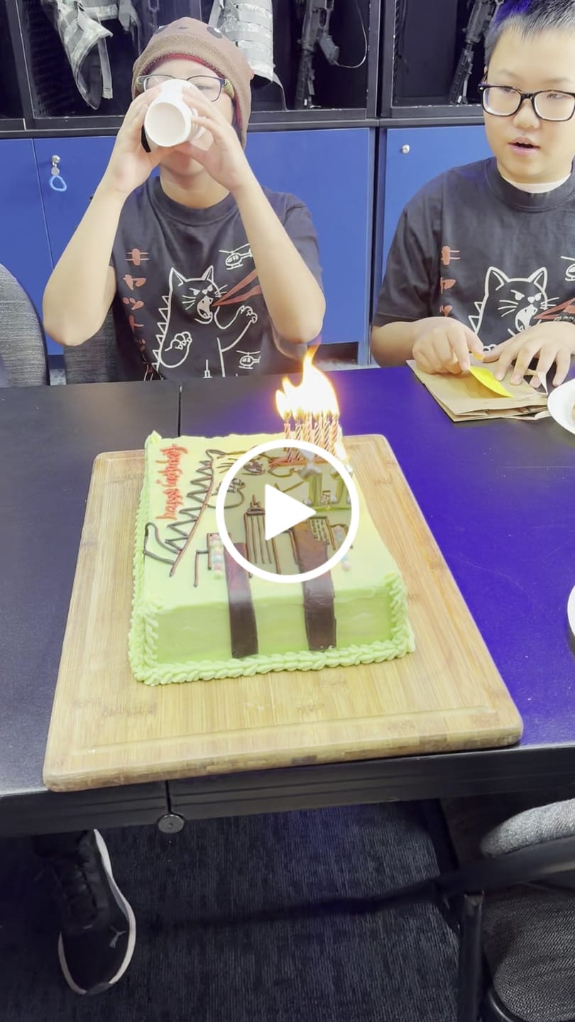Customer video review of Kyattojira T-Shirt