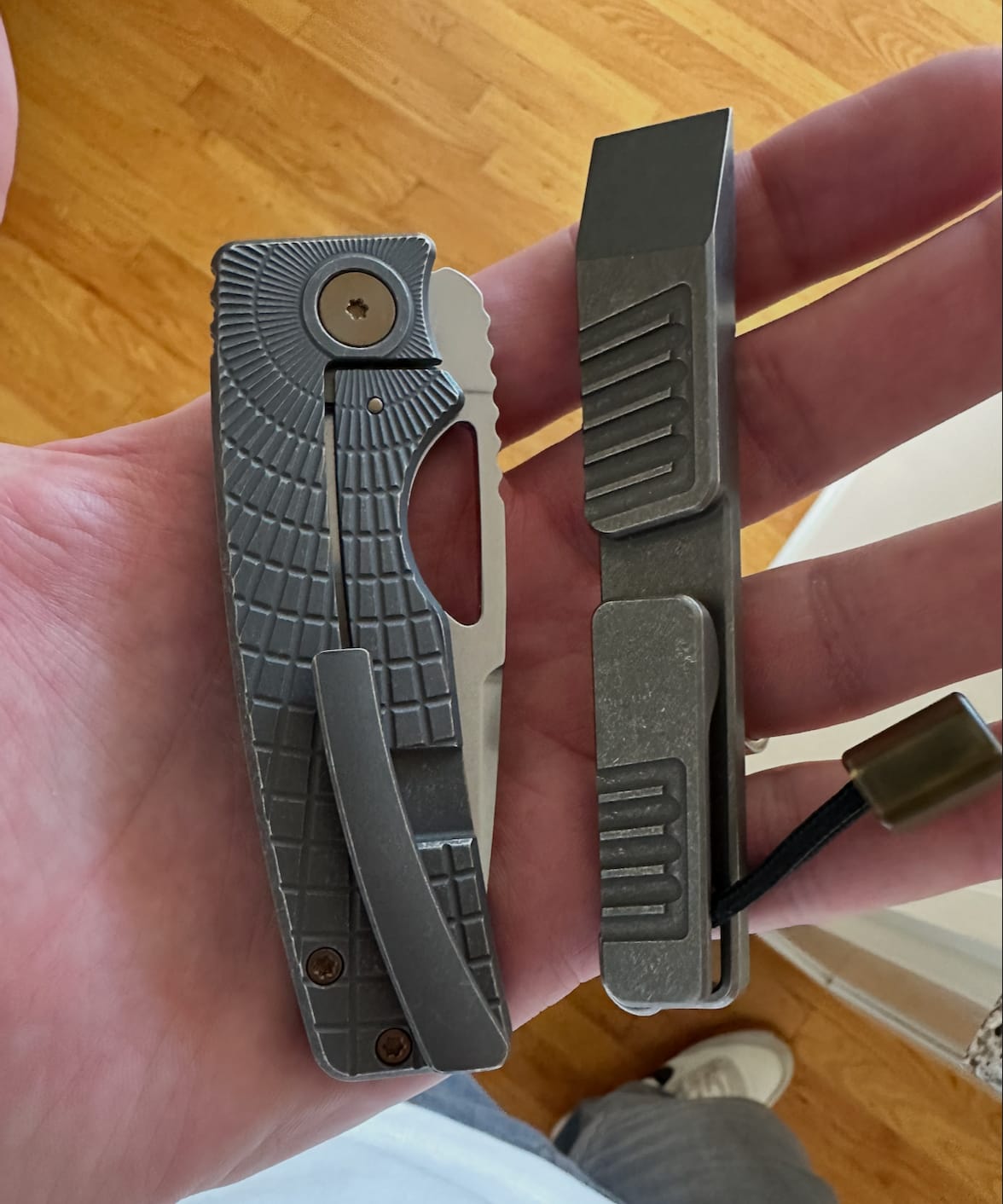 Customer photo review of NGMCo. Middleman Not Thirsty 4.25" Titanium Prybar - 6Al4V, Stacc Machined Serrations, Hidden Lanyard Hole, Bottle Opener Delete - Made in USA (NGMCO-MIDDLEMAN-STACC-NT)