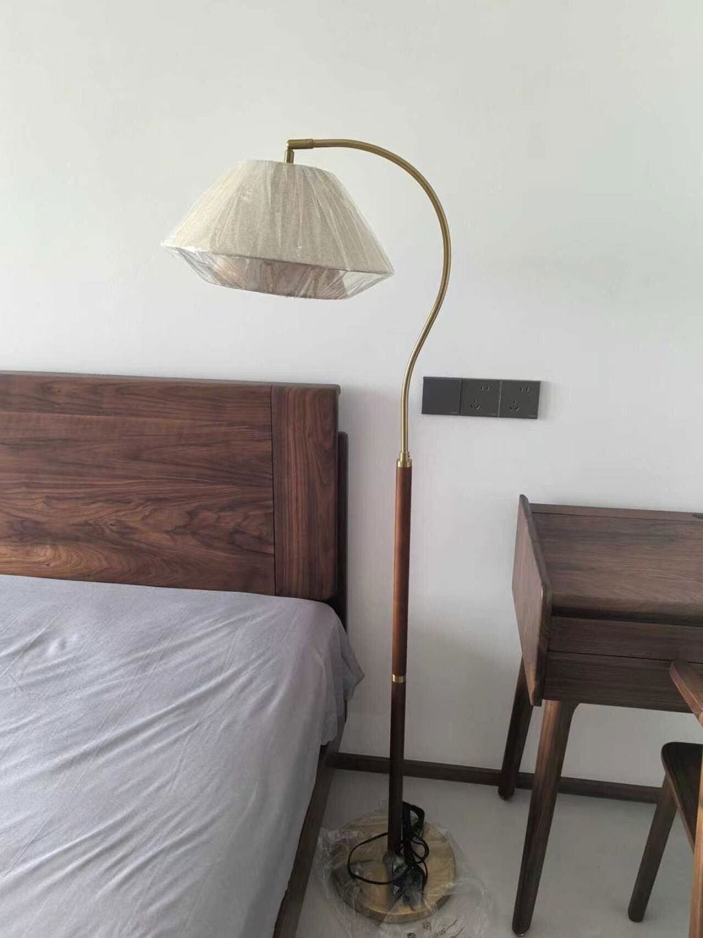 Customer photo review of Wood Floor Lamp, Walnut Frame, Fabric Shade, 155 cm, Plug In