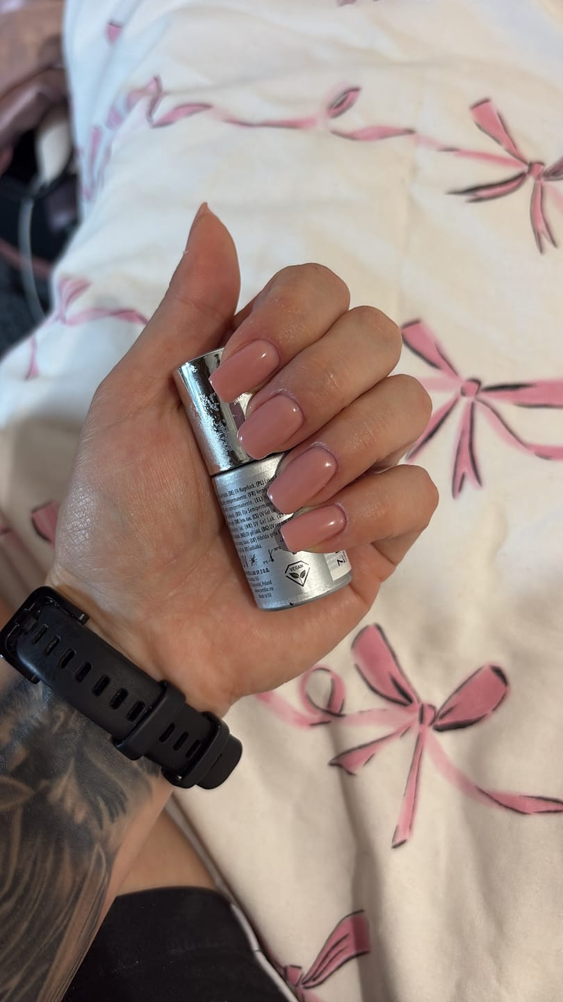 Customer photo review of Semilac Skin Tone Cover Base Pale Beige - Builder Gel in a Bottle 07