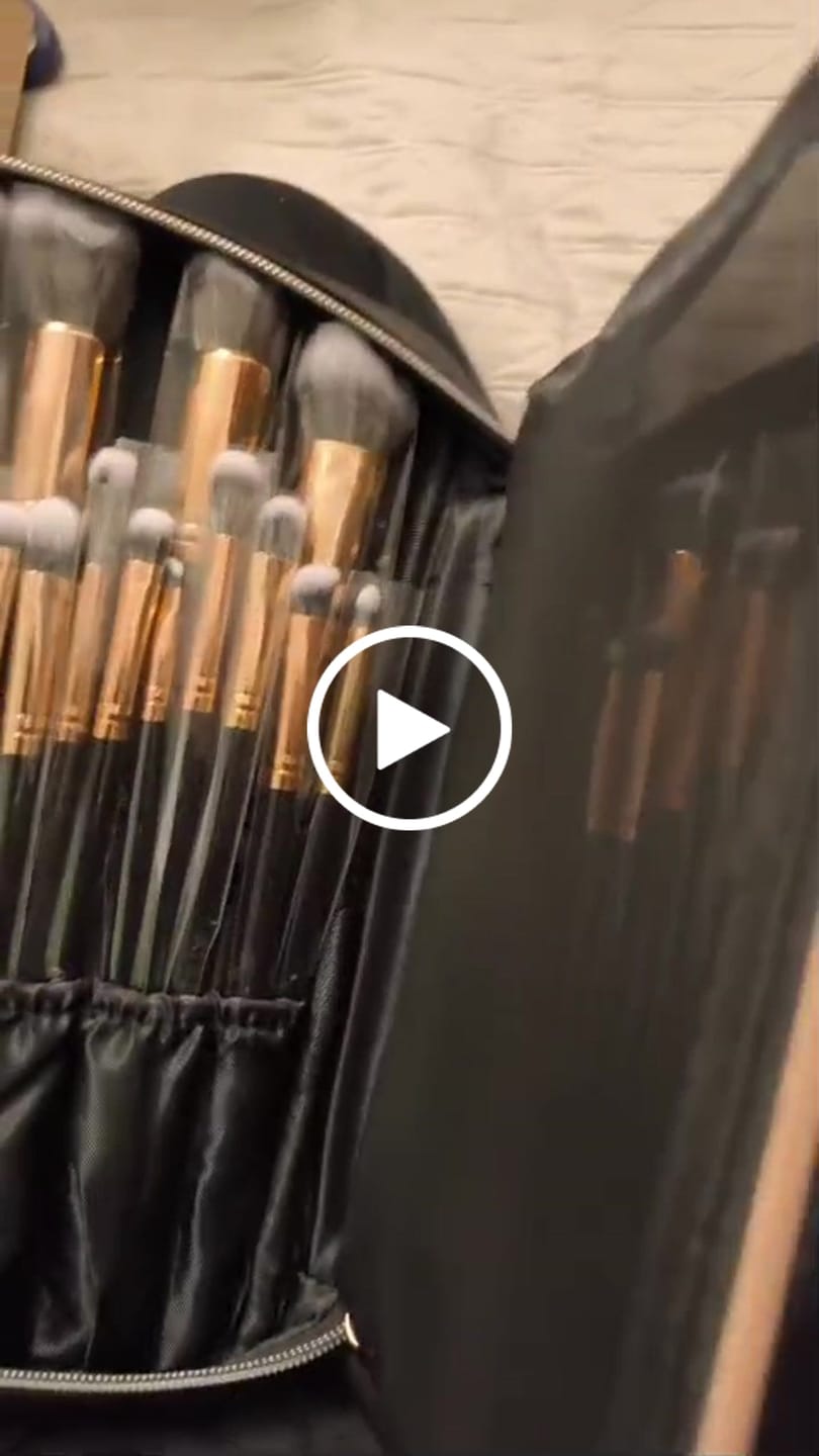 Customer video review of KIT DE BROCHAS DE MAQUILLAJE FLAWLESS X46 PCS