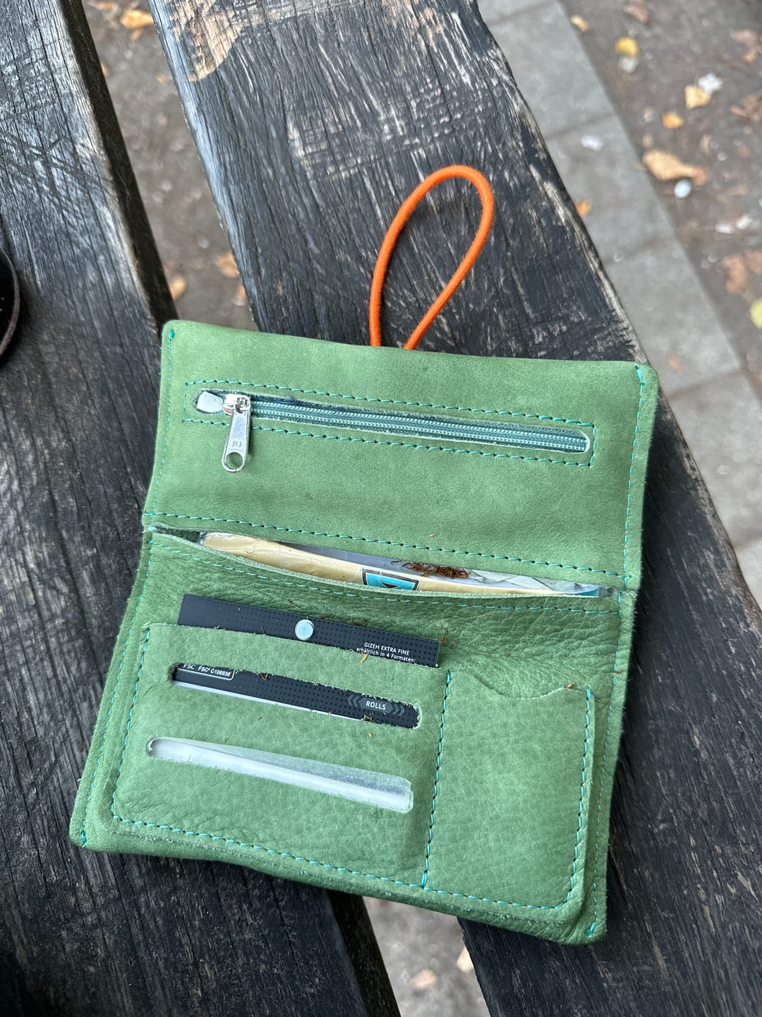 Customer photo review of Leder-Tabaktasche Sintra