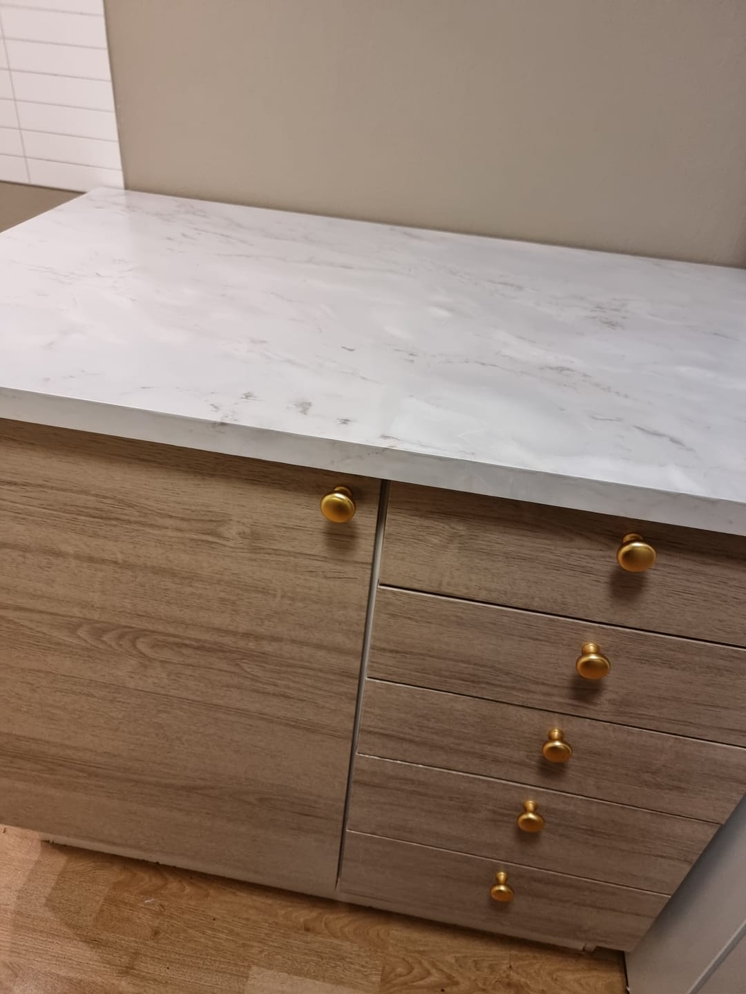 Kundfotosrecension av Marmor romeo hvit matt kontaktplast