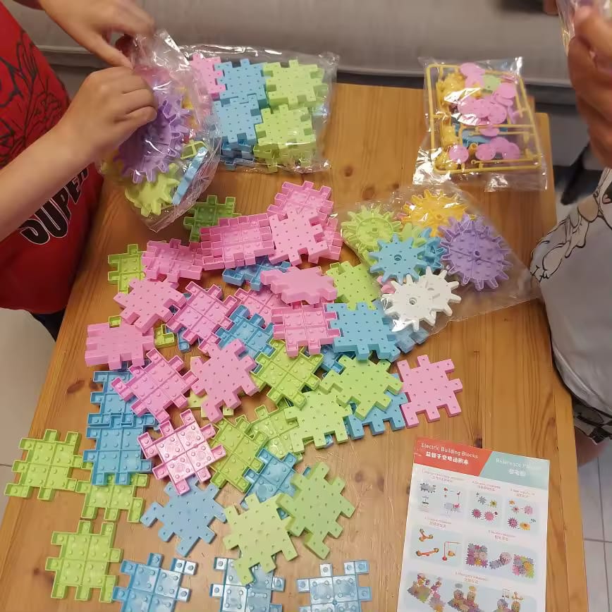 Customer photo review of Gearventure: 3D Building Gear Set