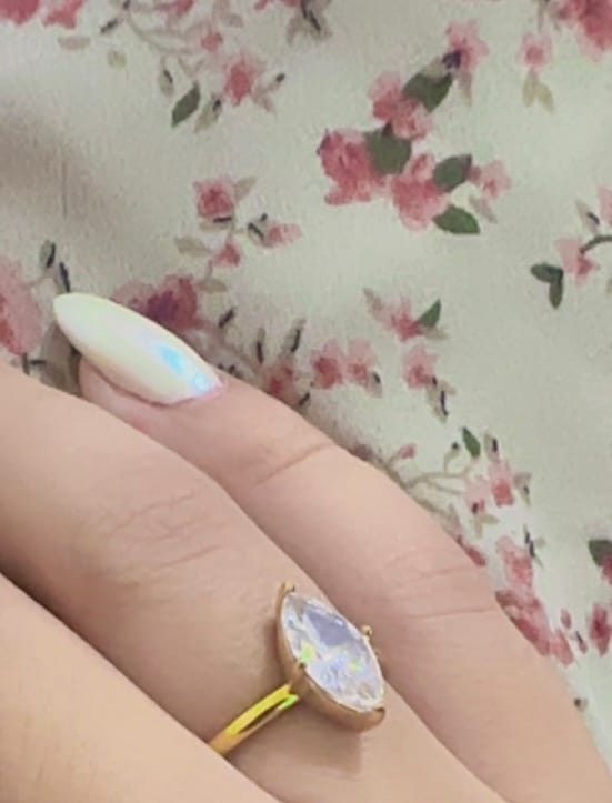 Customer photo review of Anillo Zirconia Marquesa Central