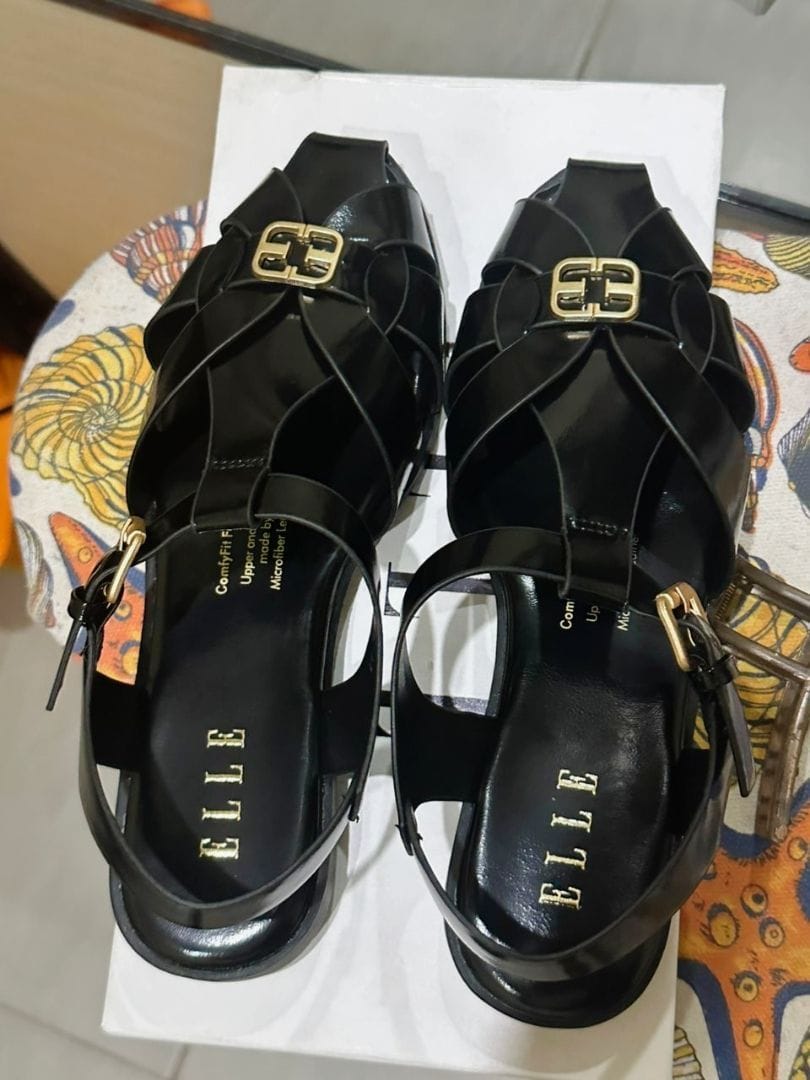 Customer photo review of Chantal Fisherman Sandals In Black