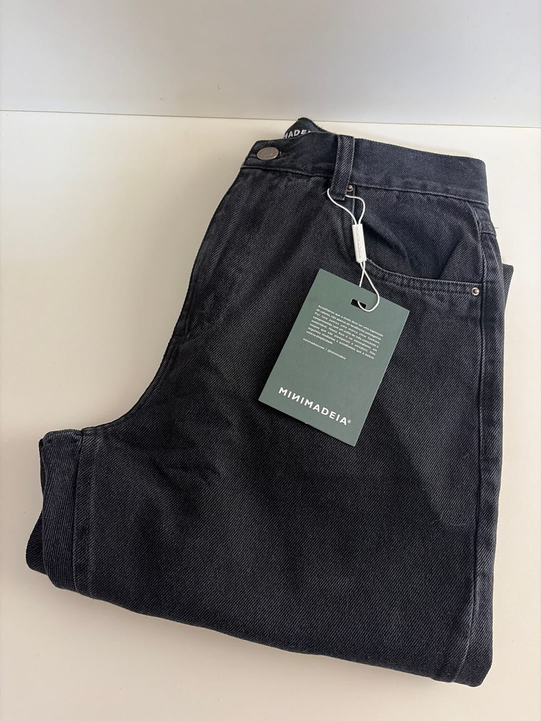 Customer photo review of Calça Jeans Mom Jequitibá Preta