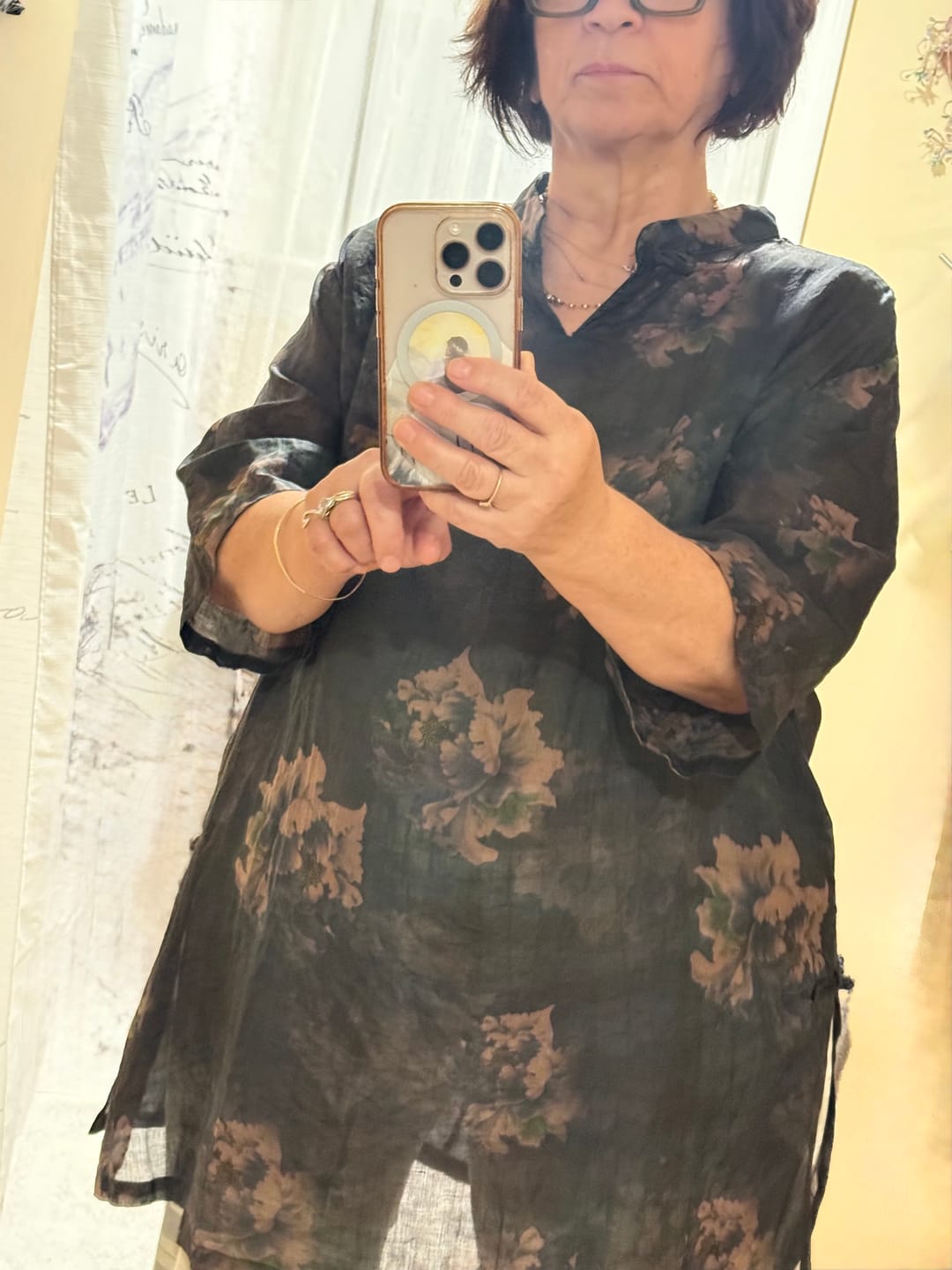 Customer photo review of Plus Size Women Summer Stand Collar Flower 100%Ramie Shirt