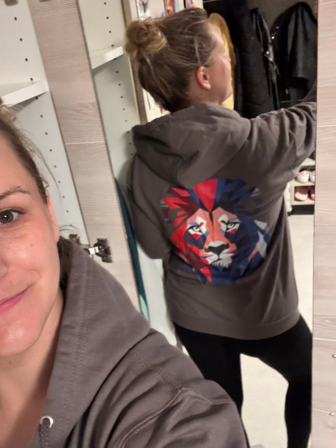 Customer photo review of Fontanherzen Löwe - Bio Premium Zipper Hoodie Unisex